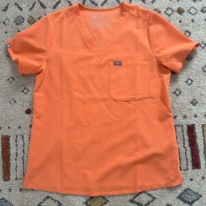 FIGS Catarina One Pocket Scrub Top size medium!